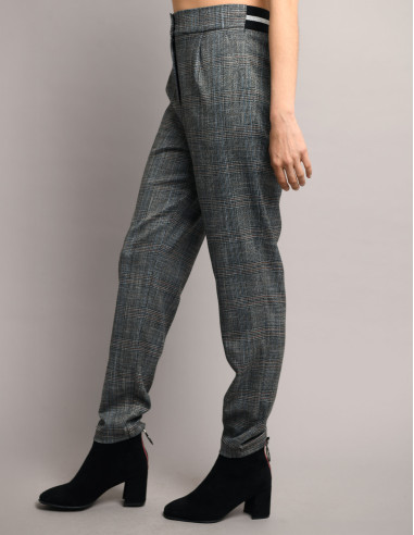 Pantaloni neri