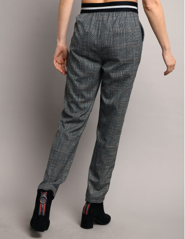 Pantaloni neri