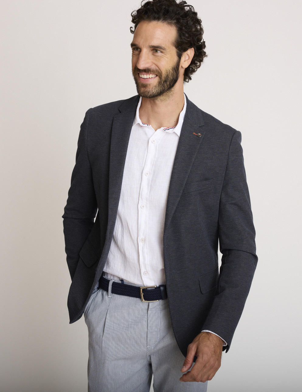 Blazer bleu marine élégant...