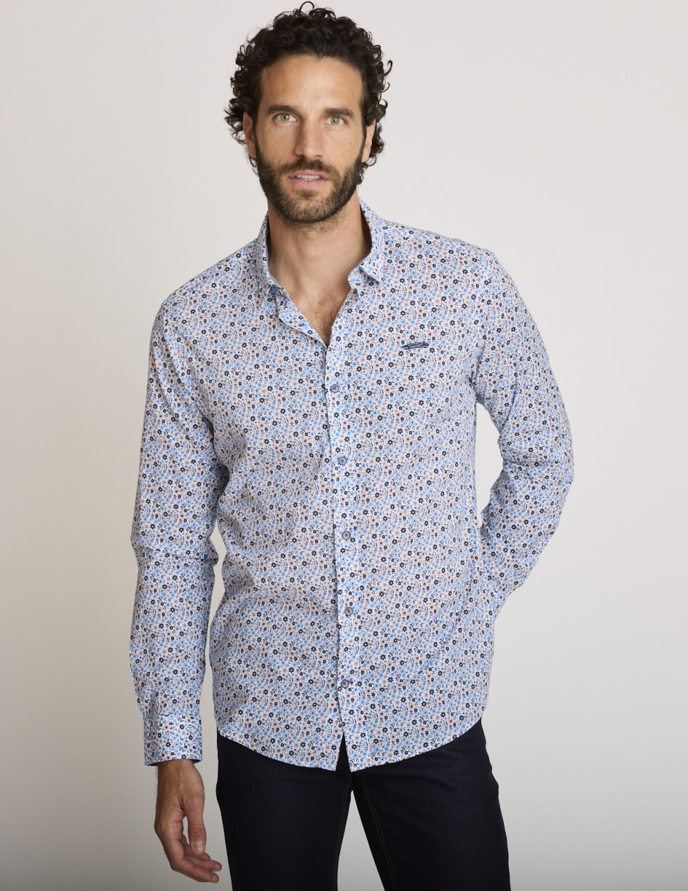 Camicia blu con stampa...