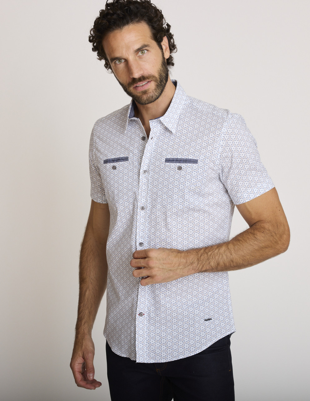 Chemise manches courtes...