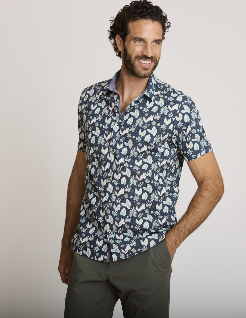 Chemise manches courtes...