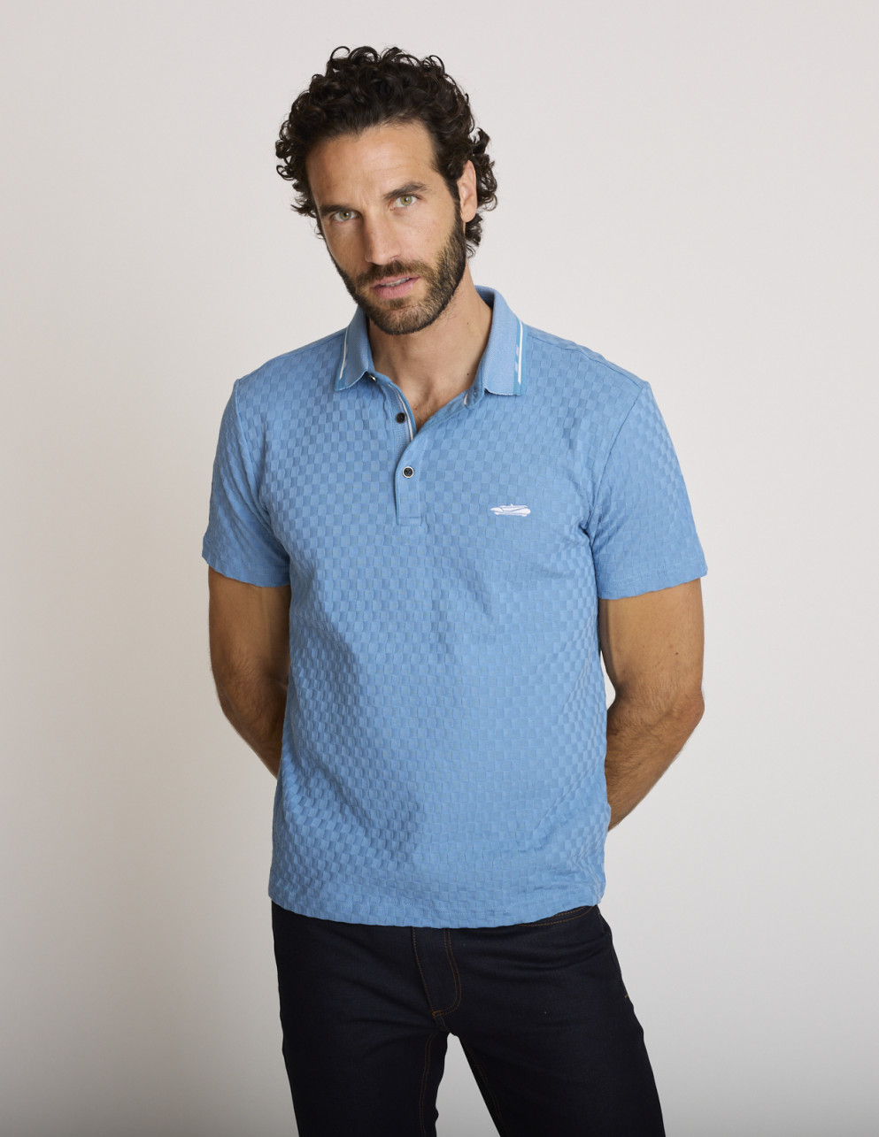 Polo effet damier bleu azur...