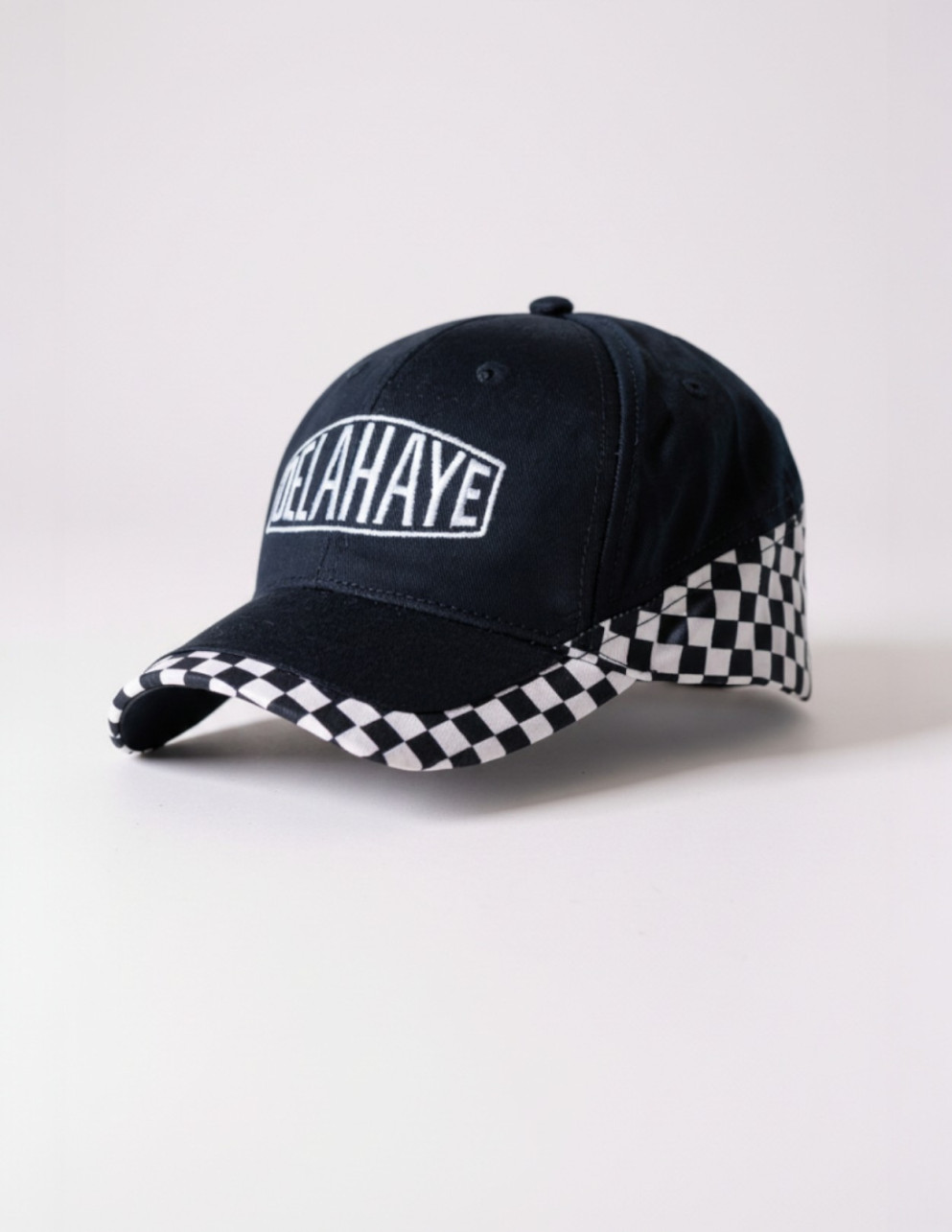 Cappellino con motivo a...