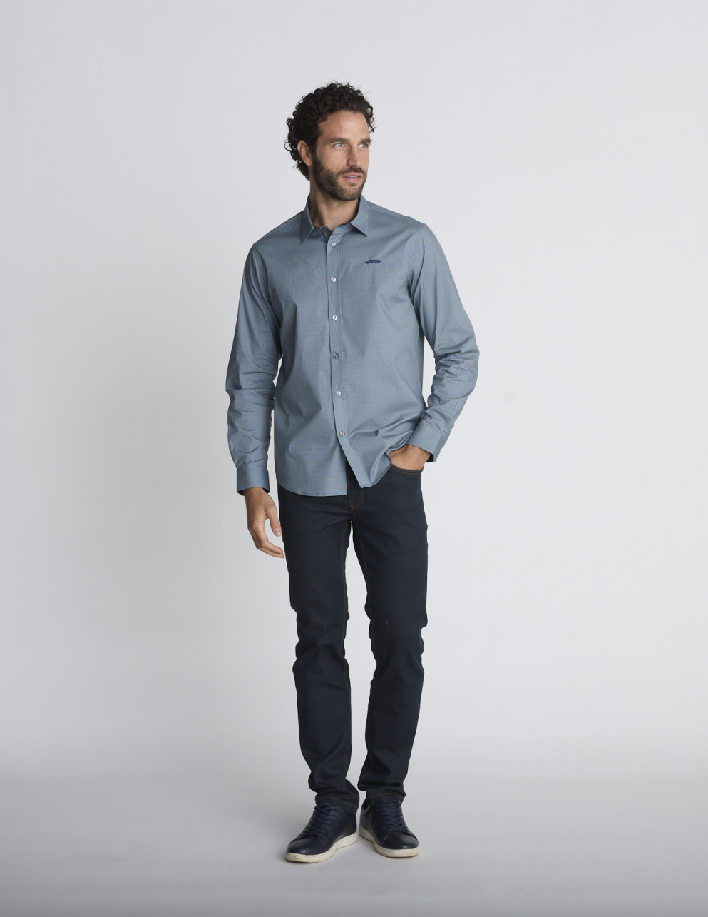 Chemise à micro-motifs...