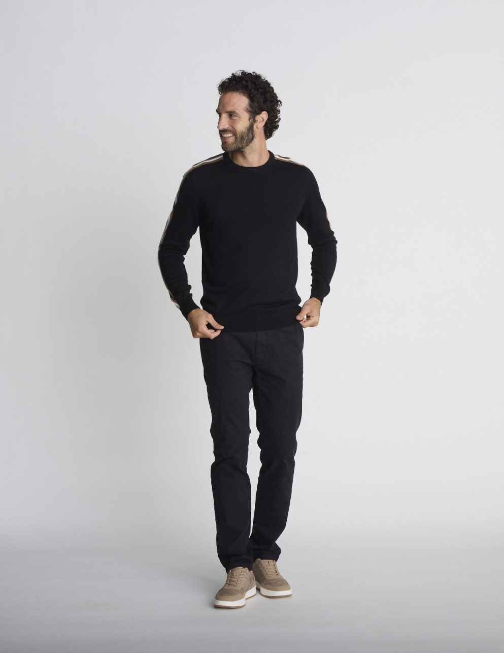 Pull col rond noir motif 38...