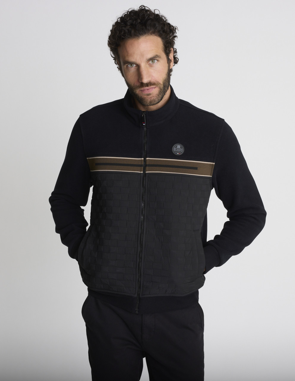 Gilet zippé texturé noir...