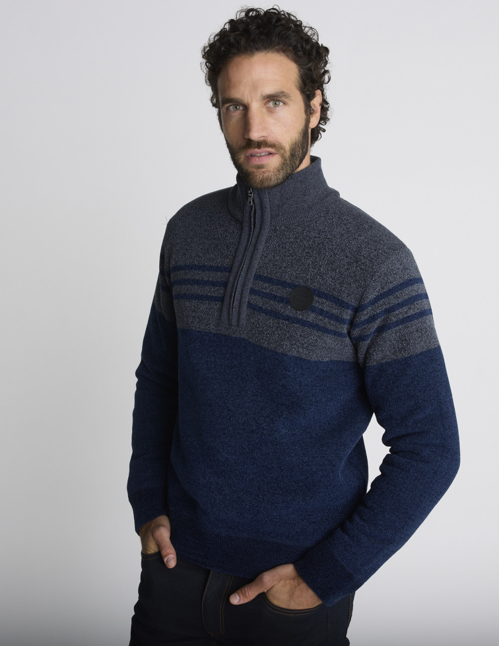 Pull camionneur bleu marine...