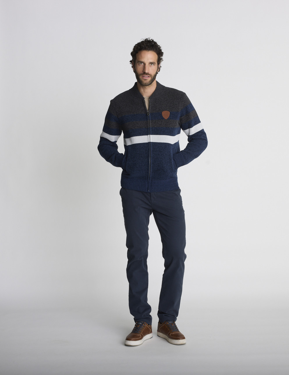 Gilet zippé rayé bleu...