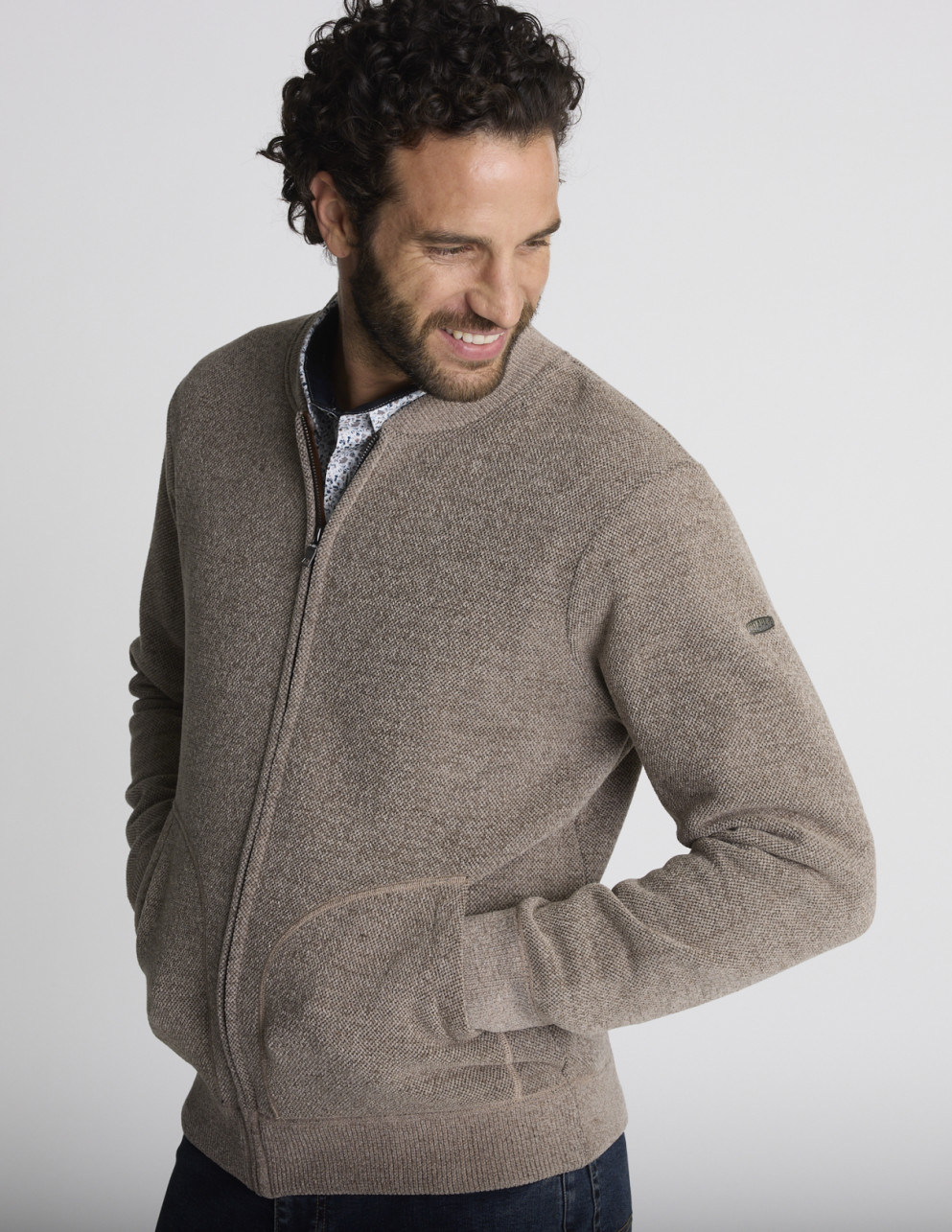 Gilet zippé écru texturé...