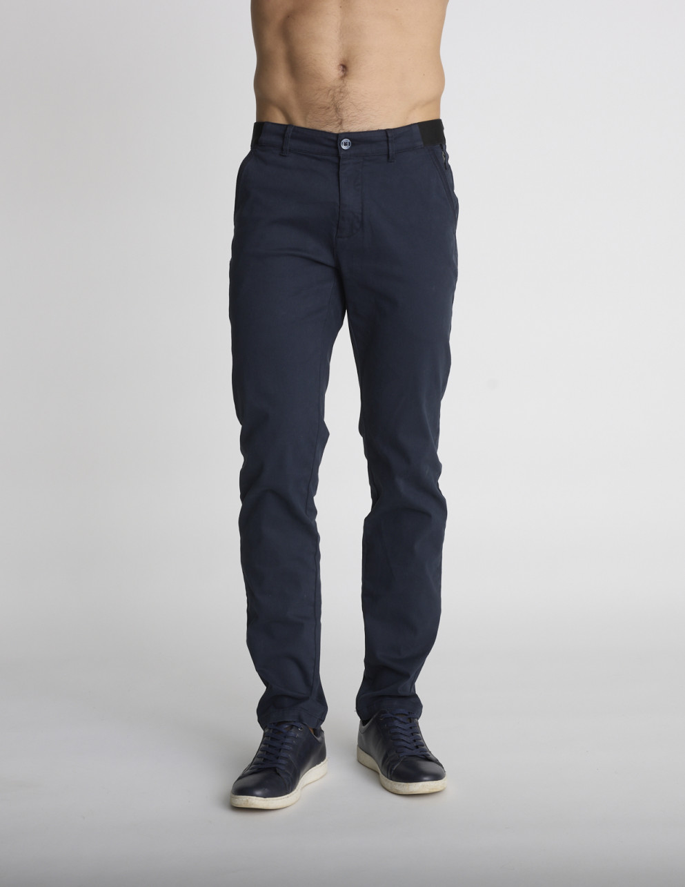 Pantalon chino bleu marine...